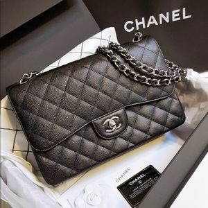 BRAND NEW - Classic MAXI Chanel - Black Ca…